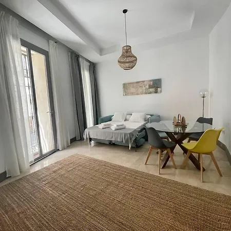 J21 Apartment By Cathedral Alcazar-2