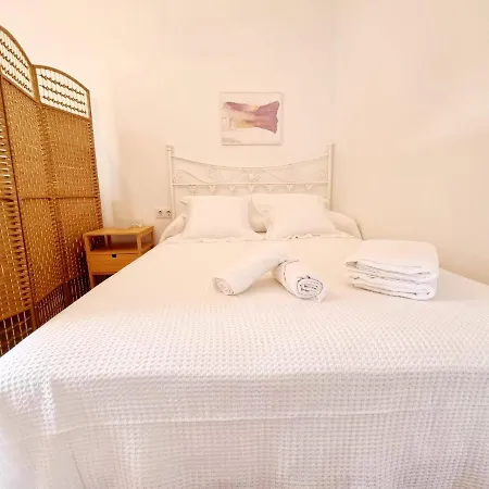 Apartamento con Patio Sevillano-3
