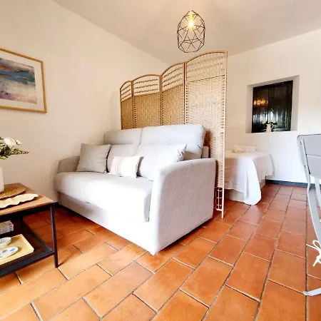 Apartamento Con Patio Sevillano-3