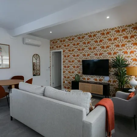 Lujoso apartamento con piscina compartida 1-3