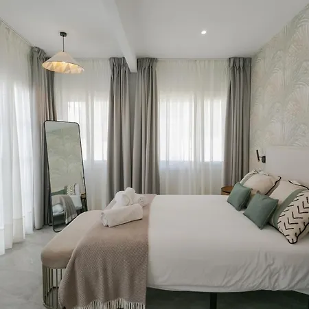 Lujoso Apartamento Con Piscina Compartida 3-2