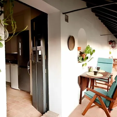Exclusive Apt With Stunning Patio In The Center-2