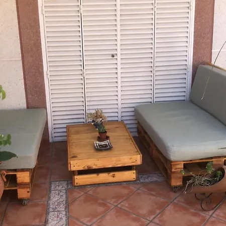 Familia Anfitriona acoge terraza-3