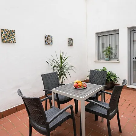 Apartamento Triana Deluxe Con Patio Privado-3