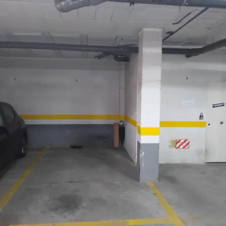 Galindo Center Premium Suites, Free Parking-2
