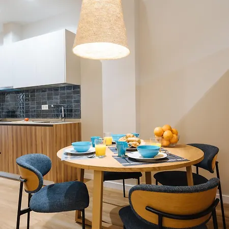 New Hostly Alameda Apartments-3