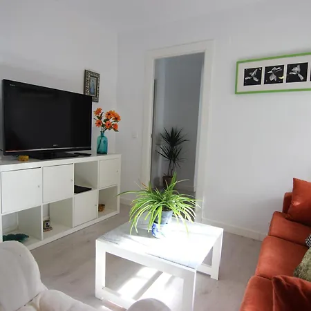 Rentalsevilla Espacioso Apartamento En La Alameda De Hercules Con Parking-2