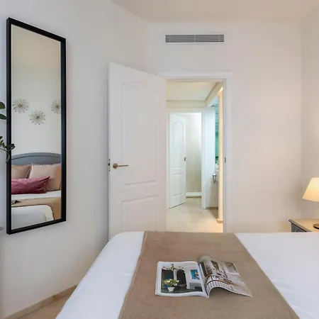 Magno Apartments Santa Justa-3