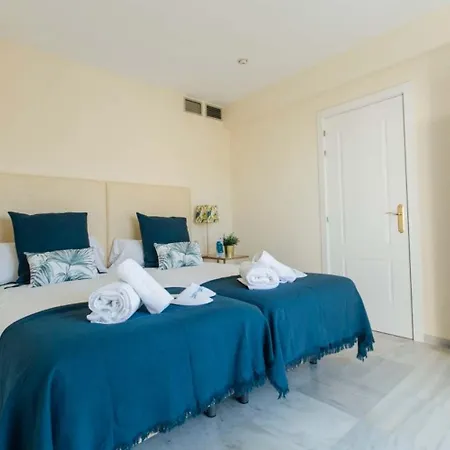 Spacious 3BR fantastic balcony central location-3
