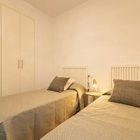 Cathedral Apartment Welcome Wheelchairs 6 Pax-3