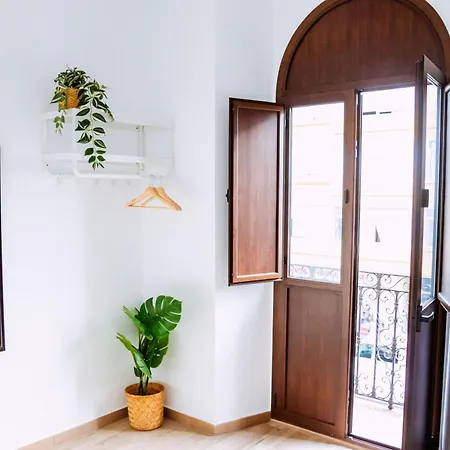 Triana Riverside Guesthouse-3