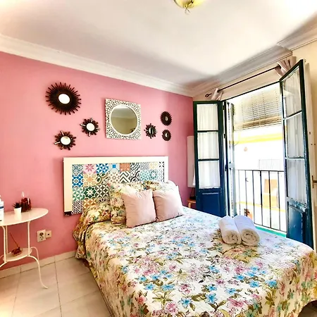 Budget And Cute Rooms With Balcony Sevilla Center-3
