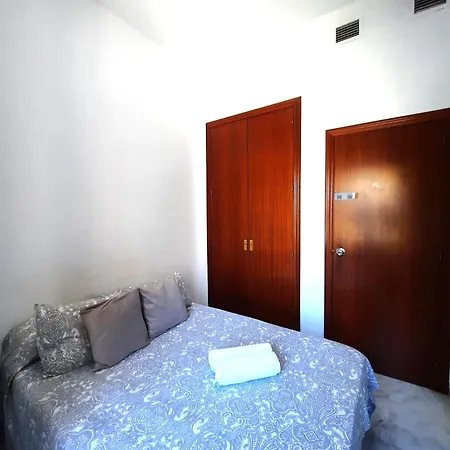 Budget And Lovely Rooms Las Setas-2