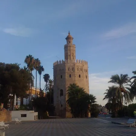 Deluxe Triana Center-2