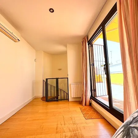 Penthouse Near Cathedral Private Rooftop Private Parking-2