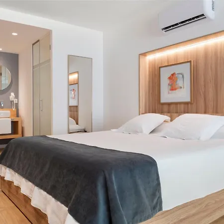 Magno Urban Suites Murillo Gardens-3