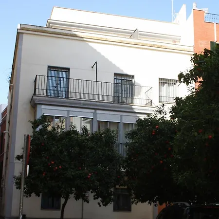 Apartamentos Turísticos La Encarnación-3