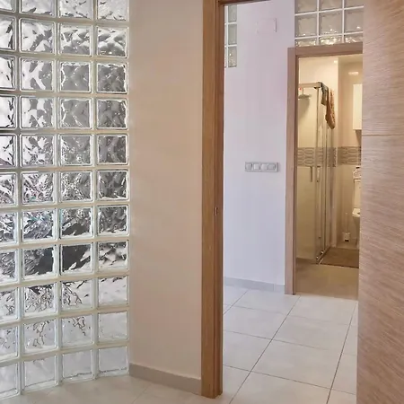 Nervion Plaza Dodo Apartment-2