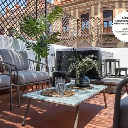 Suites Maestranza - Puerta del Arenal by Magno Apartments-3
