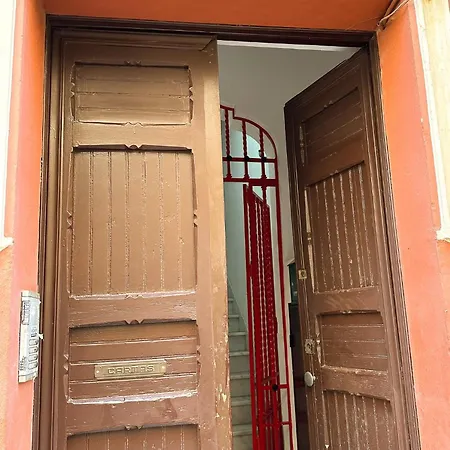 Central Cozy Budget 2Br Apt With Ac, 1 Bath, Private Parking Opt-2