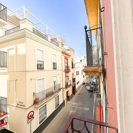 Central Cozy Budget 2Br Apt With Ac, 1 Bath, Private Parking Opt-3