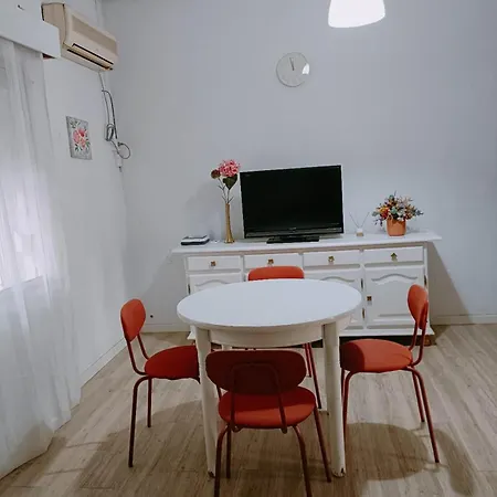 8 Mins Walk To Train Station Low Cost Youth Hostel-2