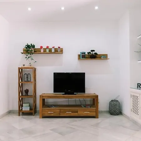 Wonderful 3 Bedroom Flat In The Heart Of Triana-2