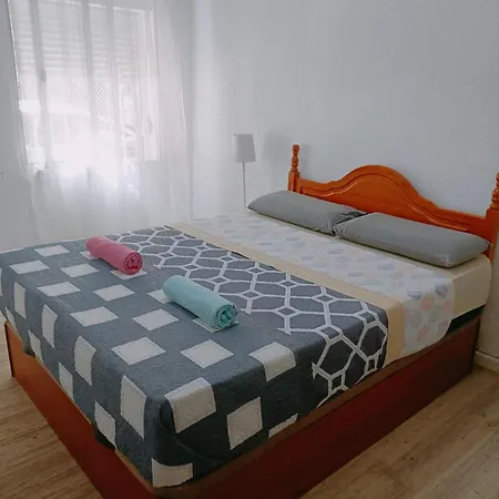 8 Mins Walk To Train Station Low Cost Youth Hostel-3