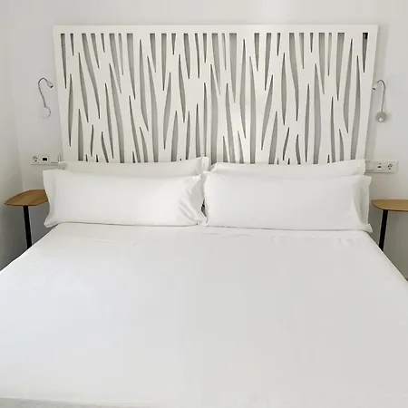 Feelathome Rivero Apartments-3