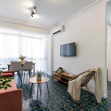 Piso Elegante y Nuevo de 3 habitaciones y 2 baños-3