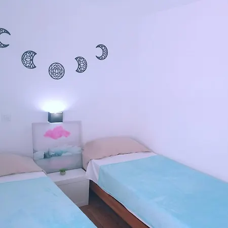 Roberta'S Guest House-3