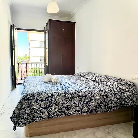 Apartamento con Balcón Castilla Triana-2