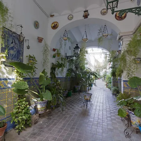 Castilla Triana Courtyard By Valcambre-2