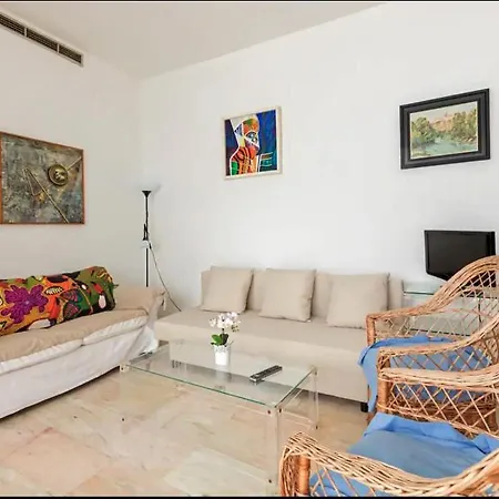 Pavia Central Suite by Valcambre-3