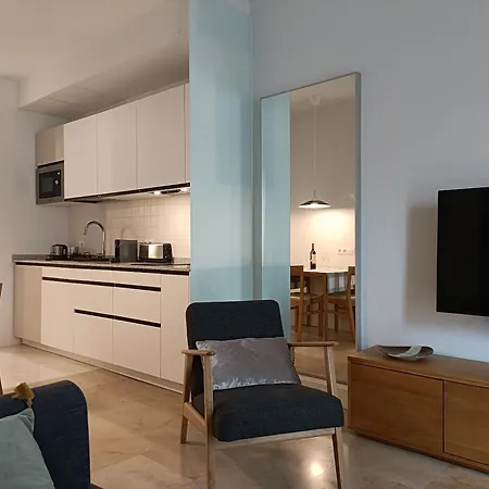 White Suite Alameda-3