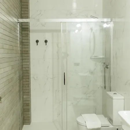 Beautiful With Seasonal Pool- 1Bd 1Bth- Center-3