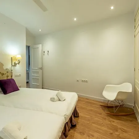 Wide With Beautiful Kitchen 2Bd 3Bth -Arenal-2