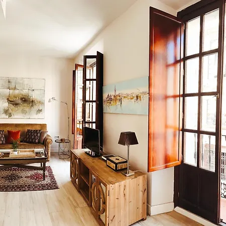 Stylish Andalusian House In Historical Center-2