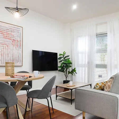 Urban Oasis Apartment With Pool & Free Parking-3