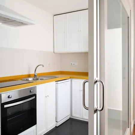Urban Oasis Apartment With Pool & Free Parking-2
