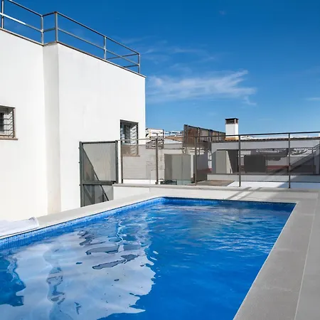 Urban Oasis Apartment With Pool & Free Parking-3