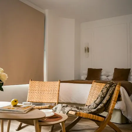 Home Triana 407-2