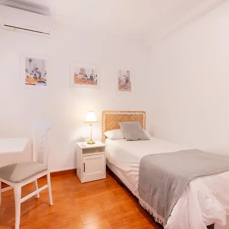 BN Luminoso apartamento para familias en excelente ubicación-3