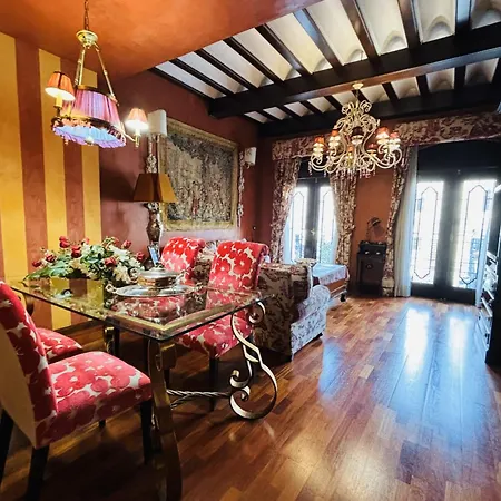 Plaza San Francisco luxury apt-2