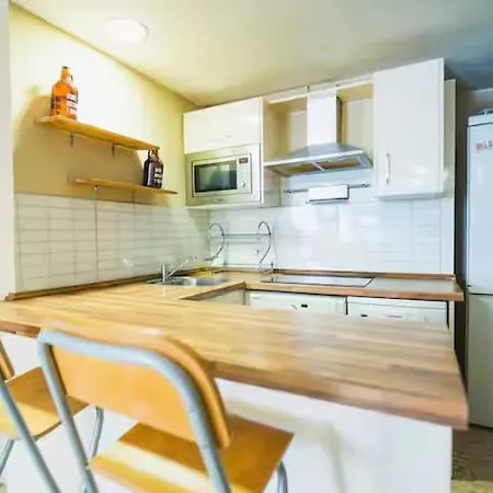 Charming 2 Bedroom Apartment In The Heart Of Seville-2