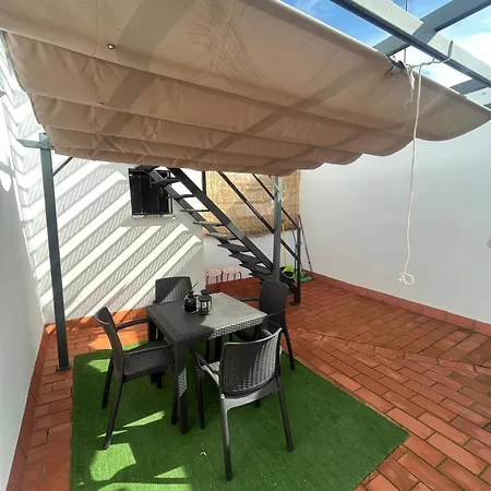 Ático con Terraza Privada-3