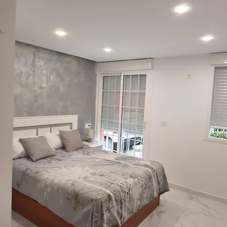 Airbhouse Prívate Rooms&Apartments Triana-2