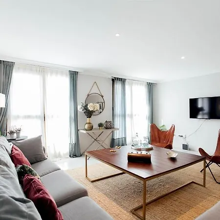 Impressive Apartment Next To The Cathedral-3