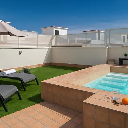 Lola 14 Suite Apartment-2