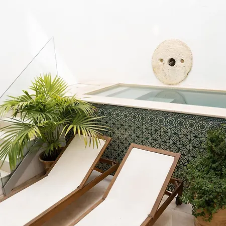 Honest Sevilla Apartments-3